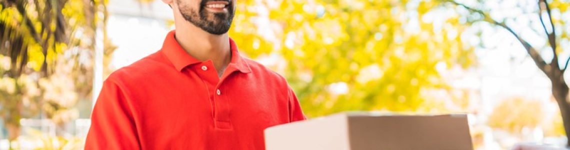 Pakketbezorger parkeert niet, maar stopt voor onmiddellijk laden en lossen