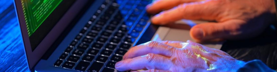 Ontslag terecht door expliciete foto’s op werklaptop